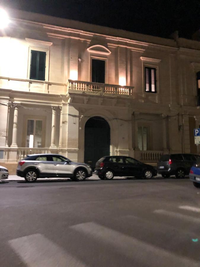 Carlo V - Con Piscina E Giardino Privati Appartement Lecce Buitenkant foto
