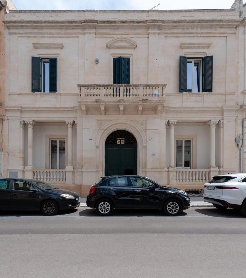 Carlo V - Con Piscina E Giardino Privati Appartement Lecce Buitenkant foto