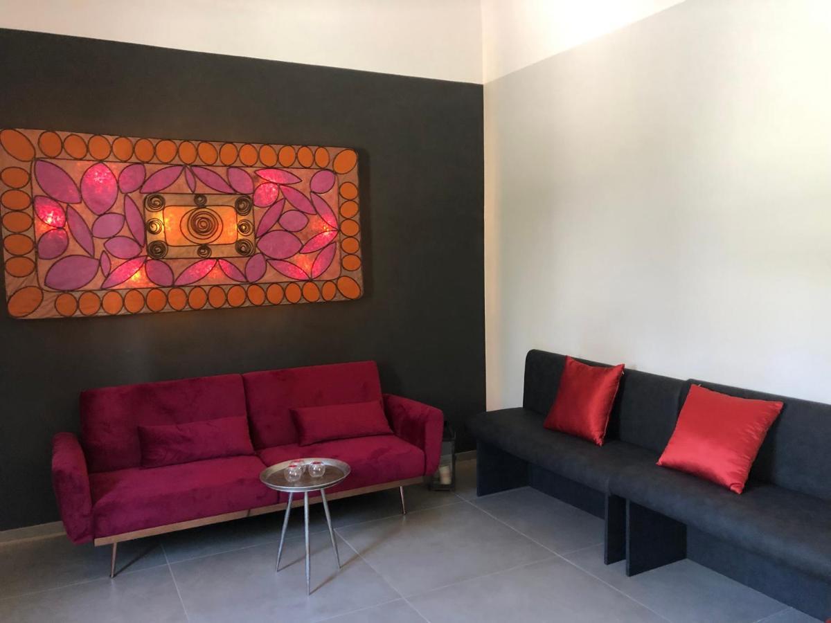 Carlo V - Con Piscina E Giardino Privati Appartement Lecce Buitenkant foto