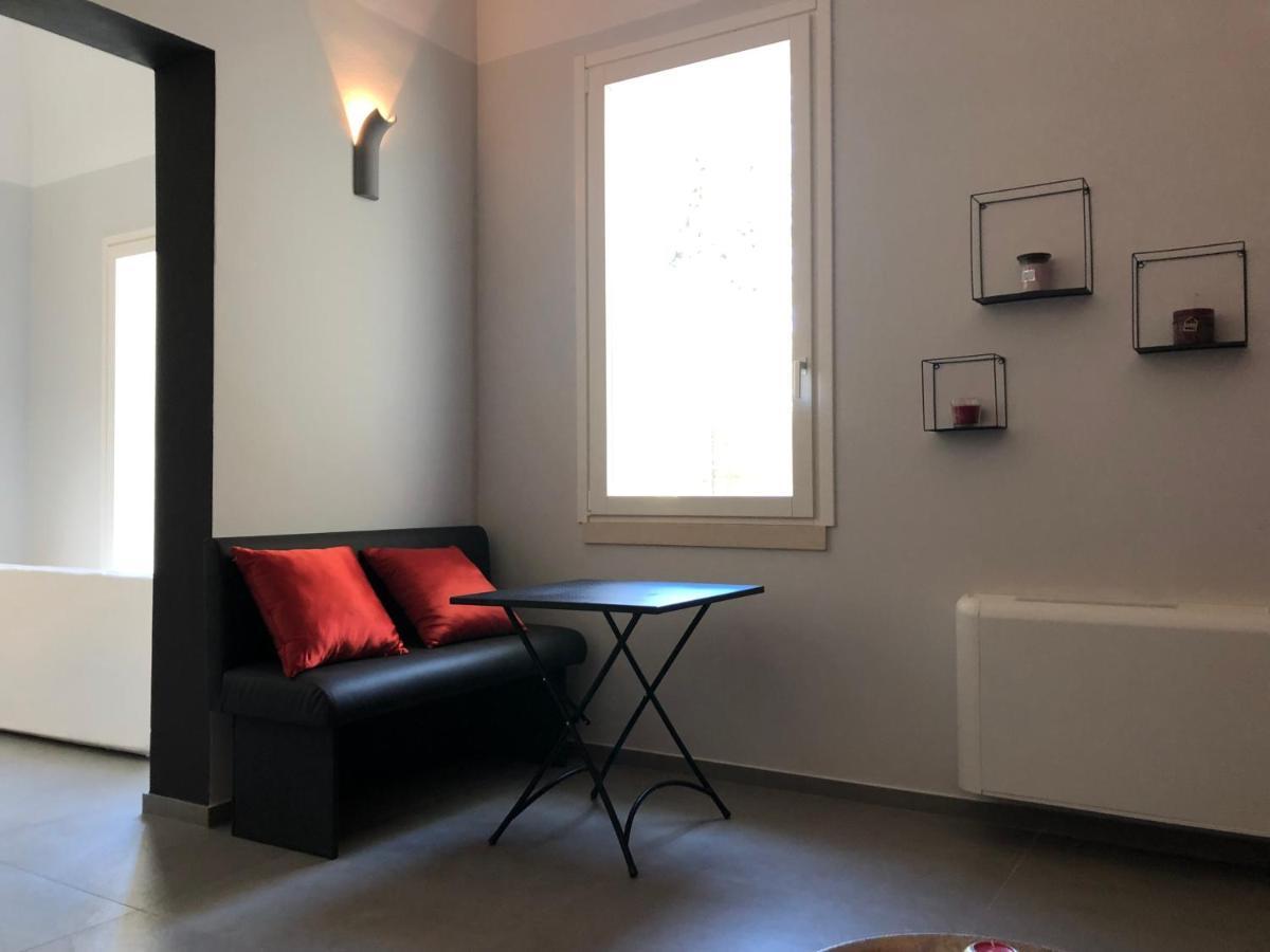 Carlo V - Con Piscina E Giardino Privati Appartement Lecce Buitenkant foto
